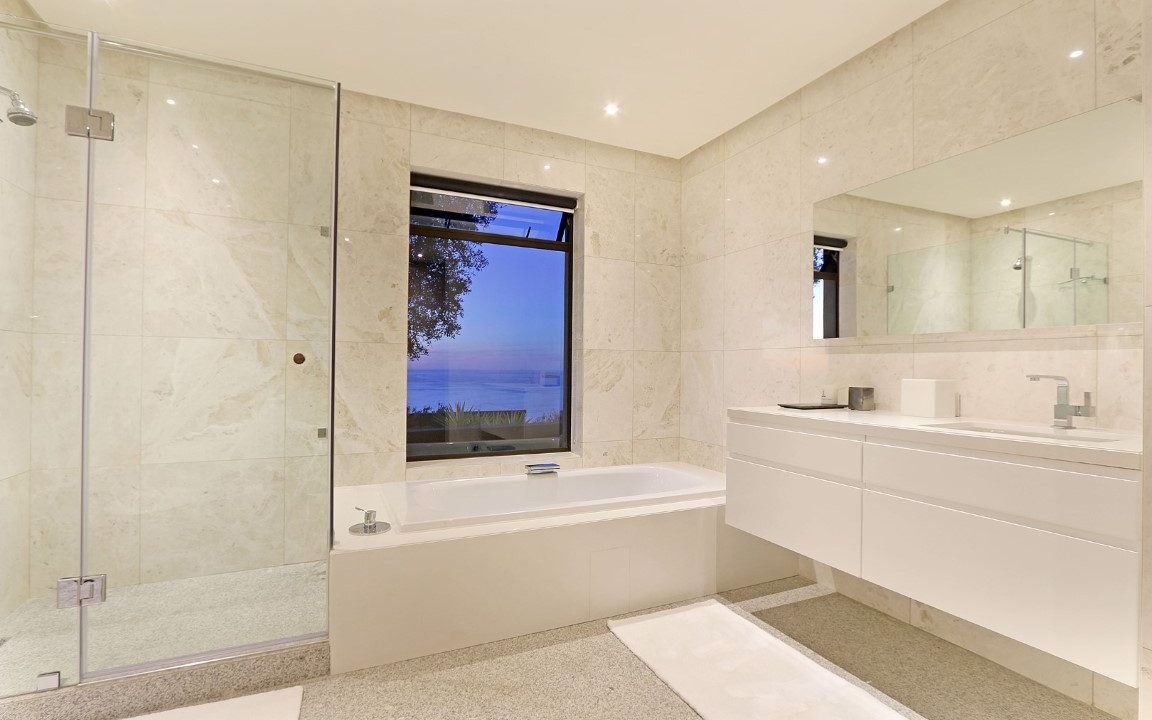 5 Bedroom Self-Catering Villa in Bantry Bay, photo 3