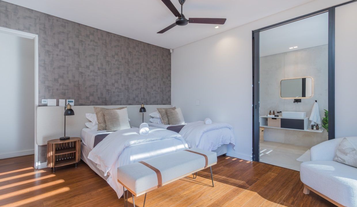 4 Bedroom Self-Catering Garden Cottage in Constantia, photo 8
