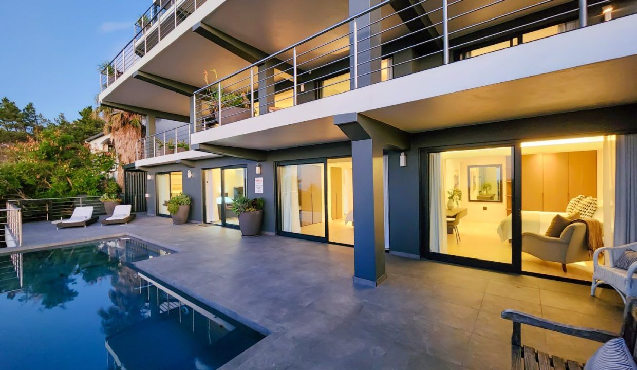 9 Bedroom Self-Catering Villa in Camps Bay, photo 3