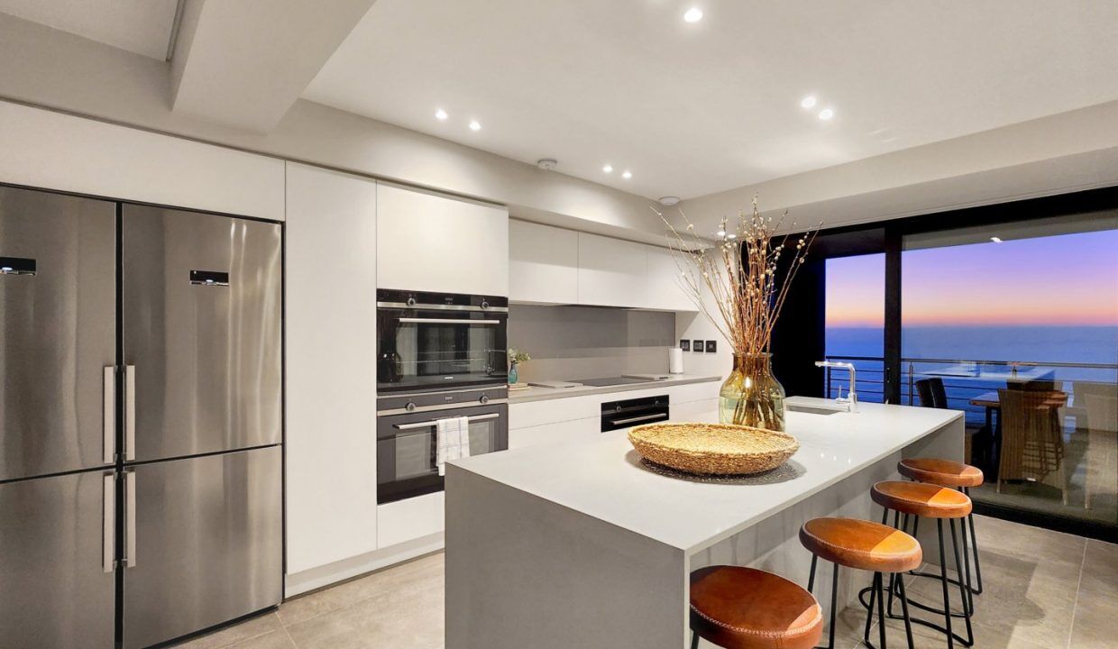 9 Bedroom Self-Catering Villa in Camps Bay, photo 6