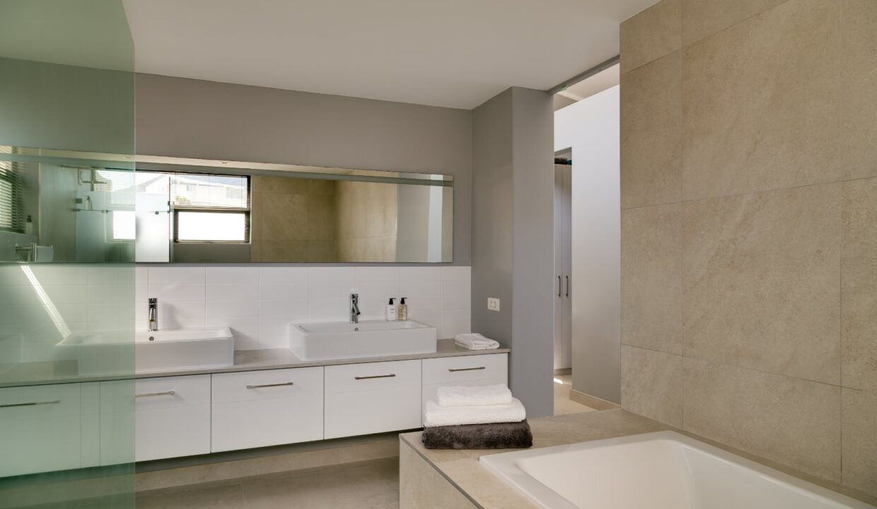 5 Bedroom Self-Catering Villa in Camps Bay, photo 12