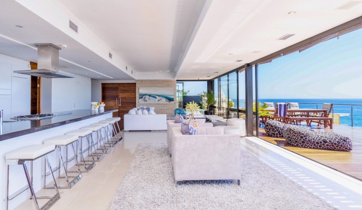 4 Bedroom Self-Catering Apartment in Camps Bay, photo 6