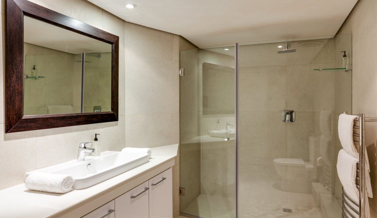 3 Bedroom Self-Catering Apartment in Camps Bay, photo 12