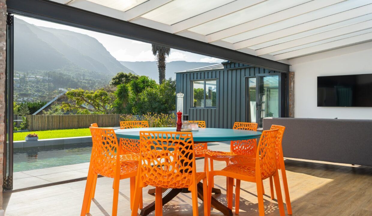5 Bedroom Self-Catering Villa in Avignon, photo 5