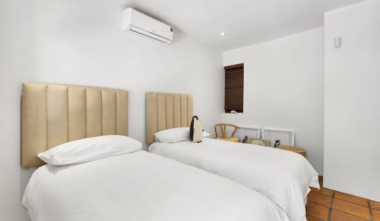 4 Bedroom Self-Catering House in Clifton, photo 11