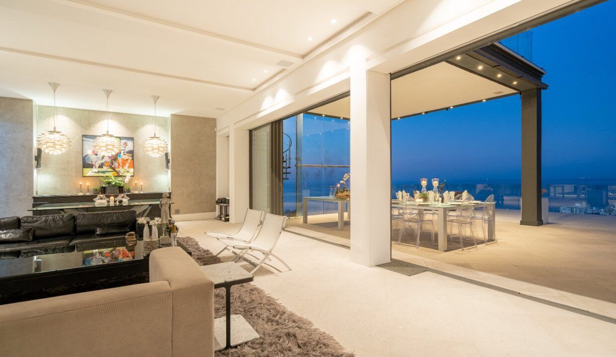 7 Bedroom Self-Catering Villa in Bantry Bay, photo 2