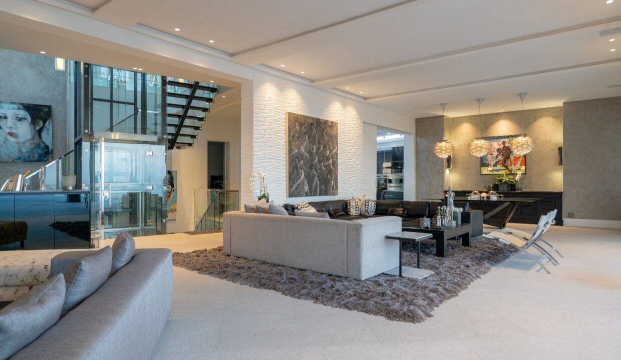7 Bedroom Self-Catering Villa in Bantry Bay, photo 3