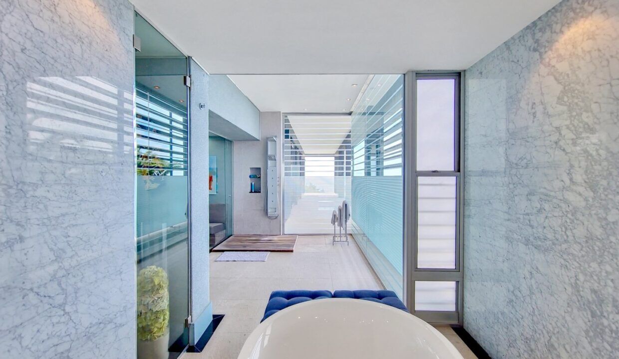 7 Bedroom Self-Catering Villa in Bantry Bay, photo 11