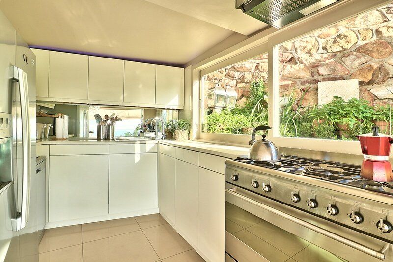 4 Bedroom Self-Catering Apartment in Clifton, photo 5
