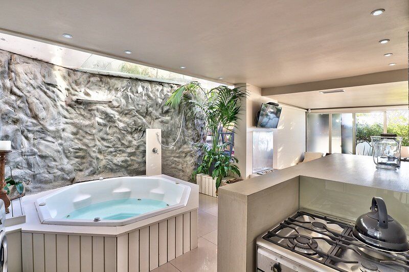 4 Bedroom Self-Catering Apartment in Clifton, photo 6