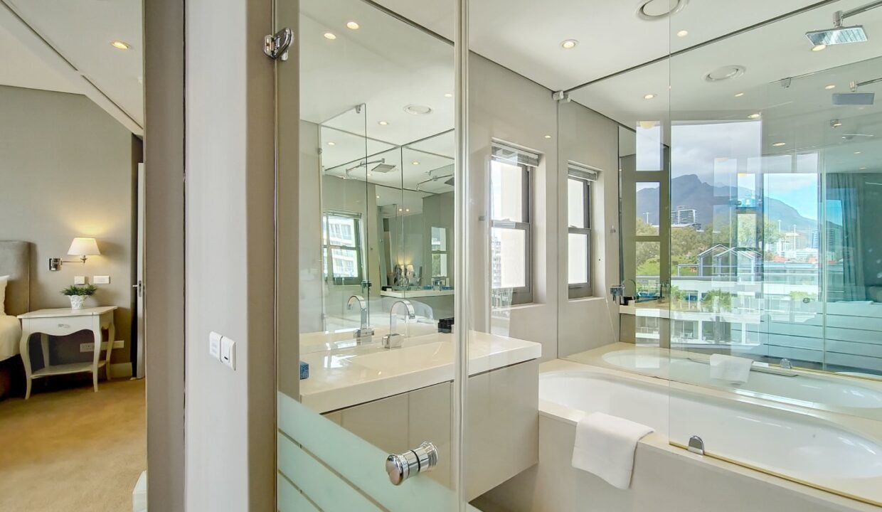3 Bedroom Self-Catering Apartment in Waterfront, photo 11