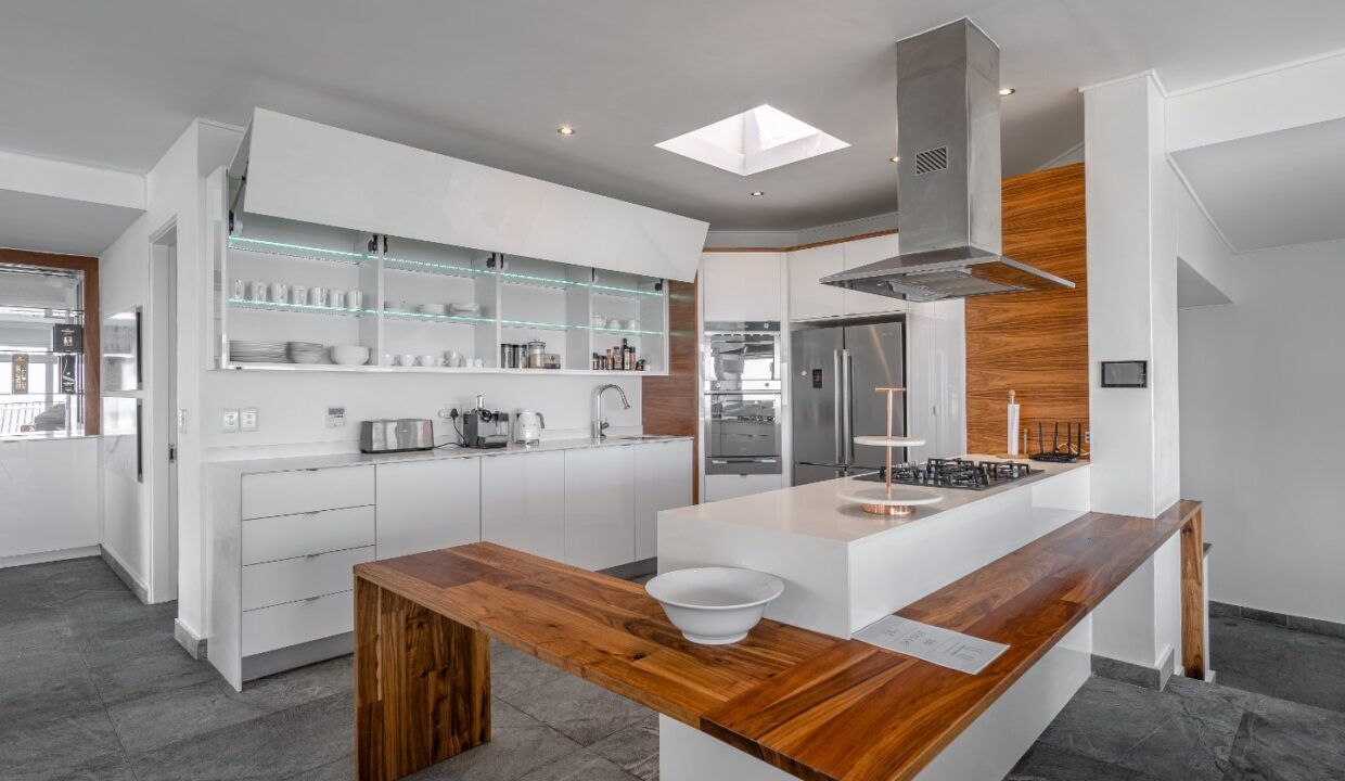 5 Bedroom Self-Catering Villa in Camps Bay, photo 3