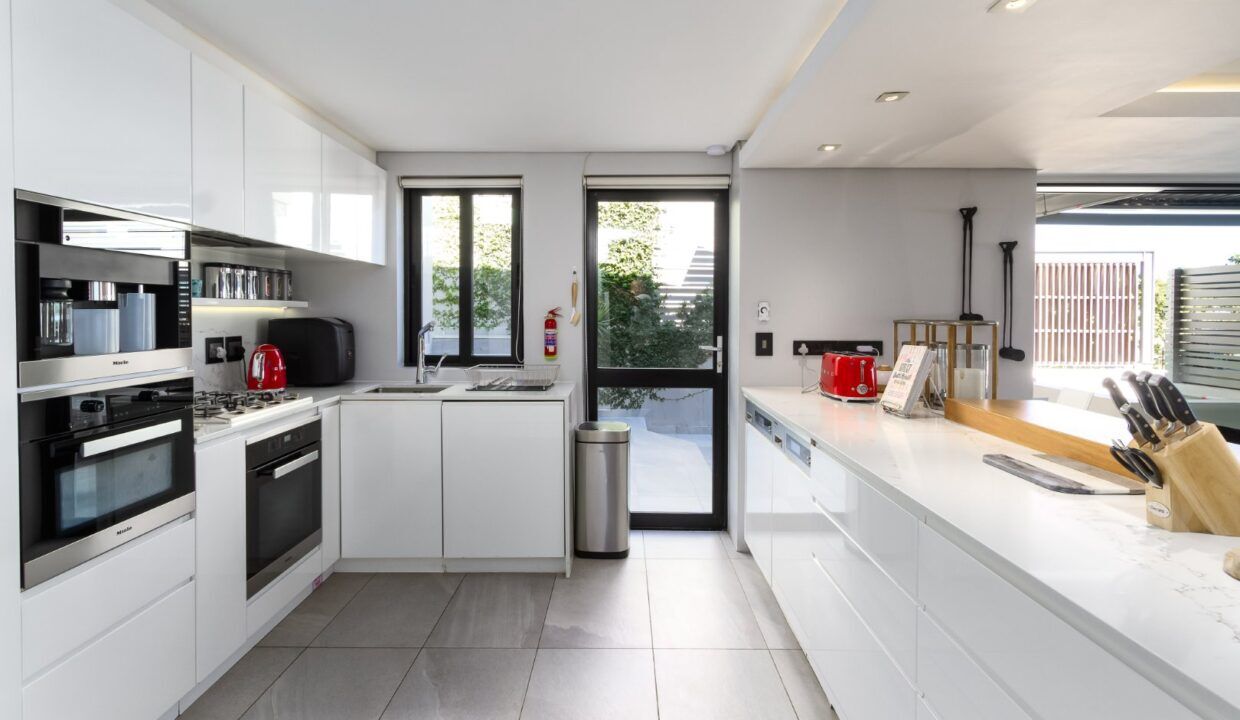 3 Bedroom Self-Catering Apartment in Bakoven, photo 4