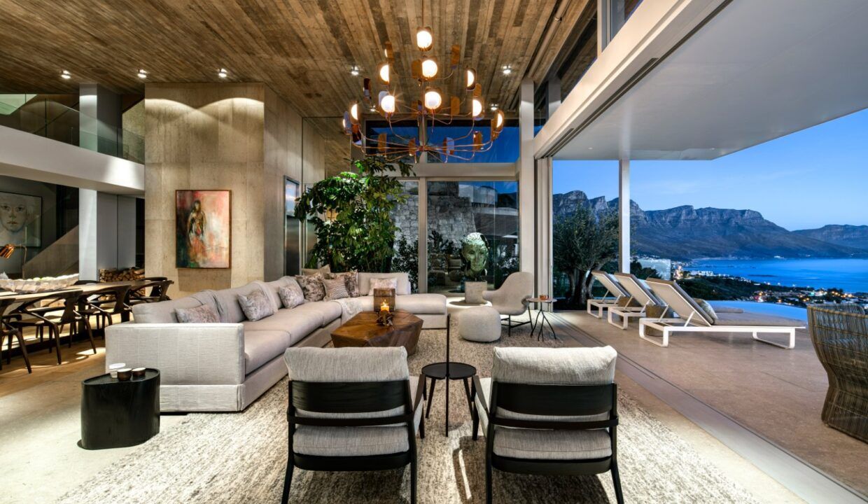 5 Bedroom Self-Catering Villa in Clifton