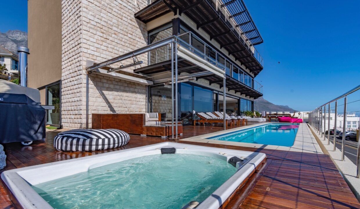 4 Bedroom Self-Catering Apartment in Camps Bay, photo 7