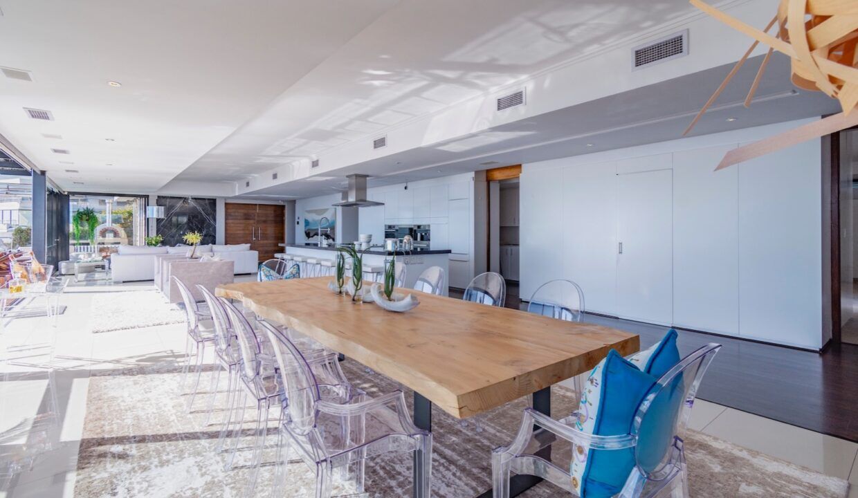 4 Bedroom Self-Catering Apartment in Camps Bay, photo 10