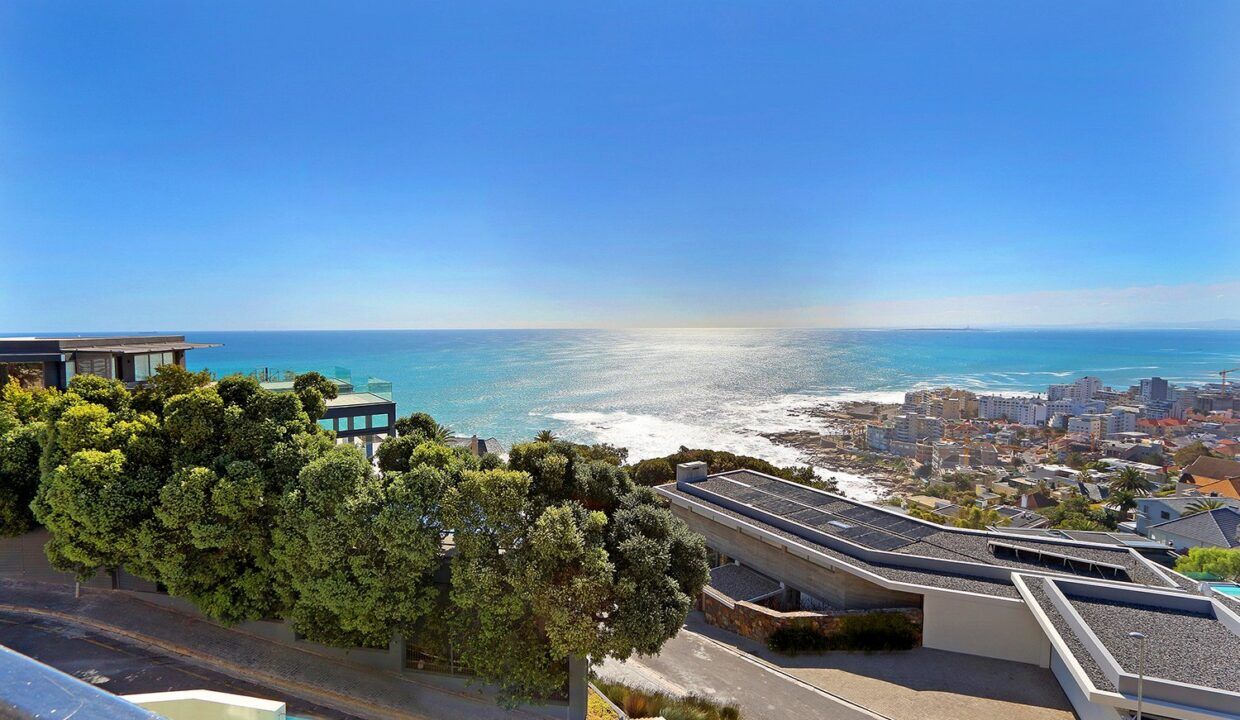 6 Bedroom Self-Catering Villa in Bantry Bay, photo 2
