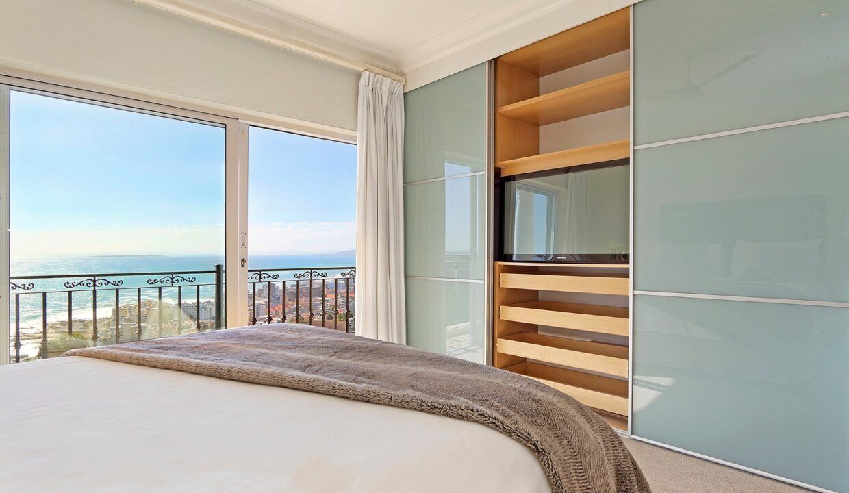 6 Bedroom Self-Catering Villa in Bantry Bay, photo 12