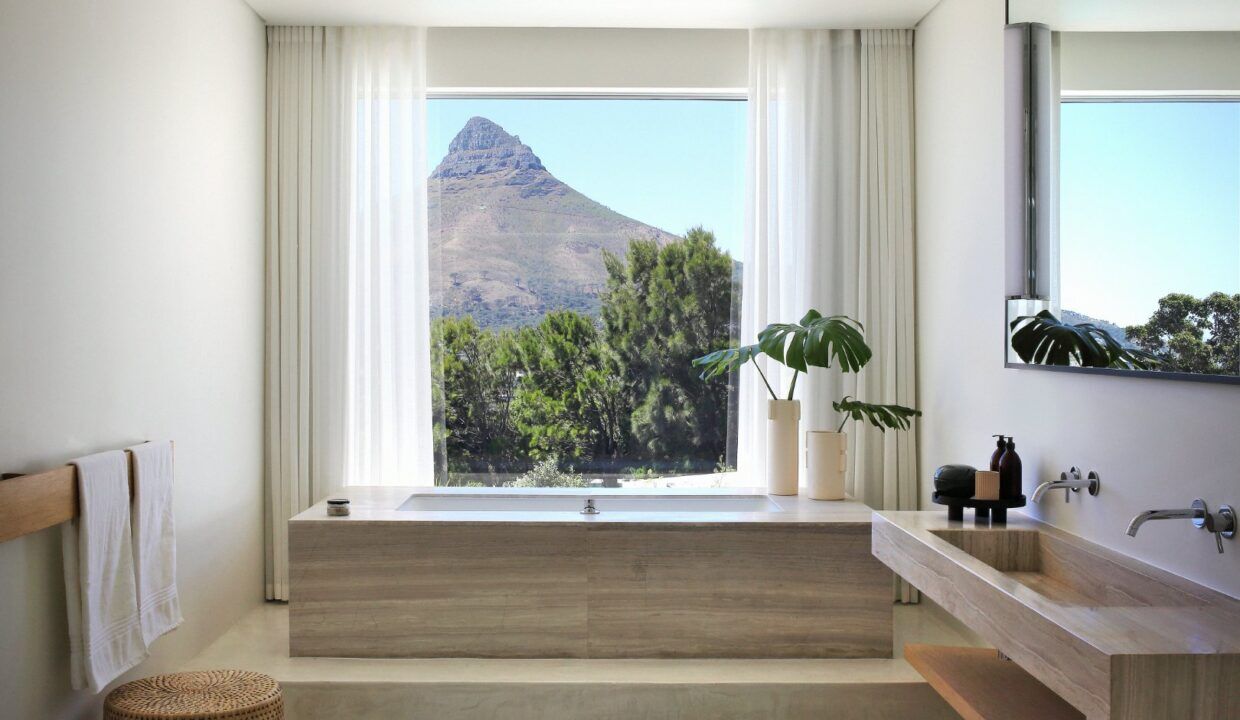 8 Bedroom Self-Catering Villa in Camps Bay, photo 11