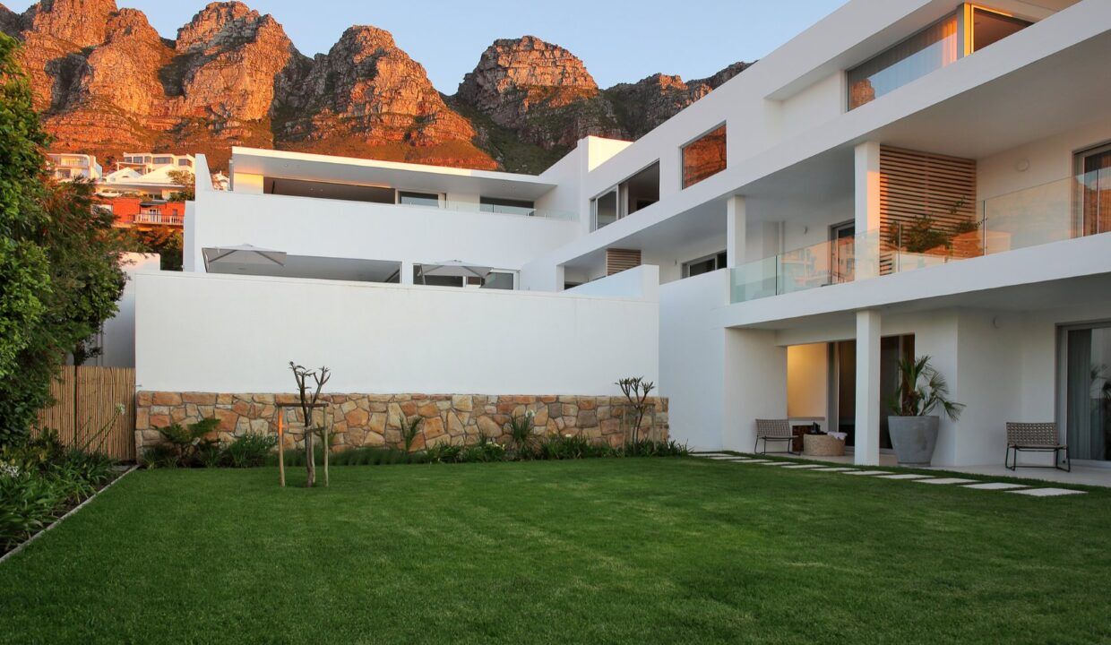 8 Bedroom Self-Catering Villa in Camps Bay, photo 12