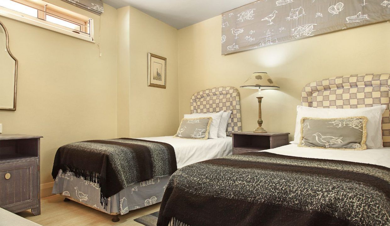 4 Bedroom Self-Catering Villa in Bakoven, photo 3
