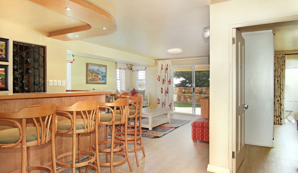 4 Bedroom Self-Catering Villa in Bakoven, photo 4