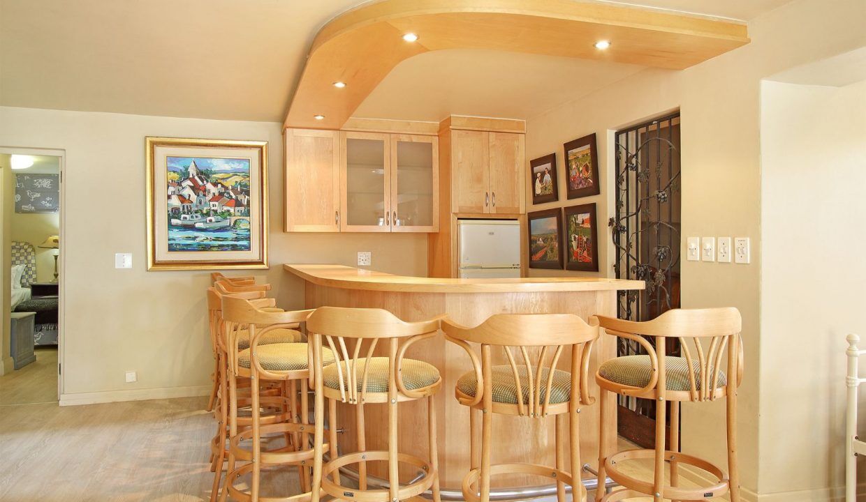 4 Bedroom Self-Catering Villa in Bakoven, photo 5