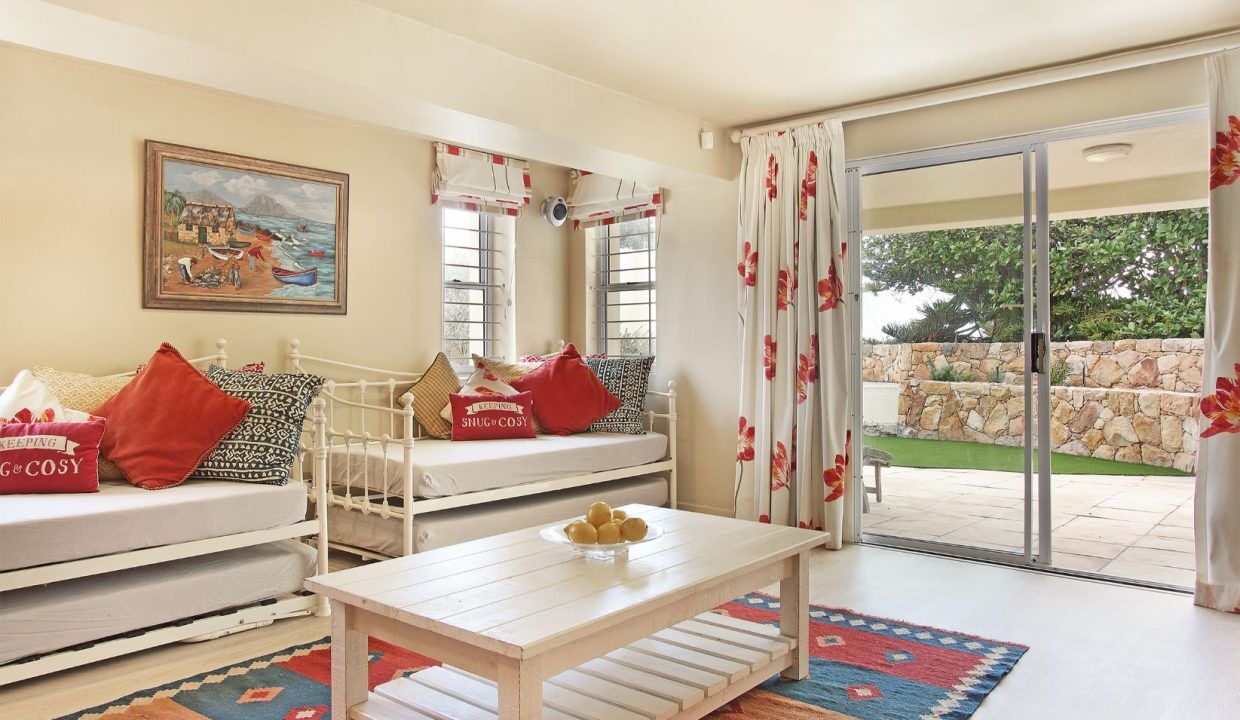 4 Bedroom Self-Catering Villa in Bakoven, photo 6