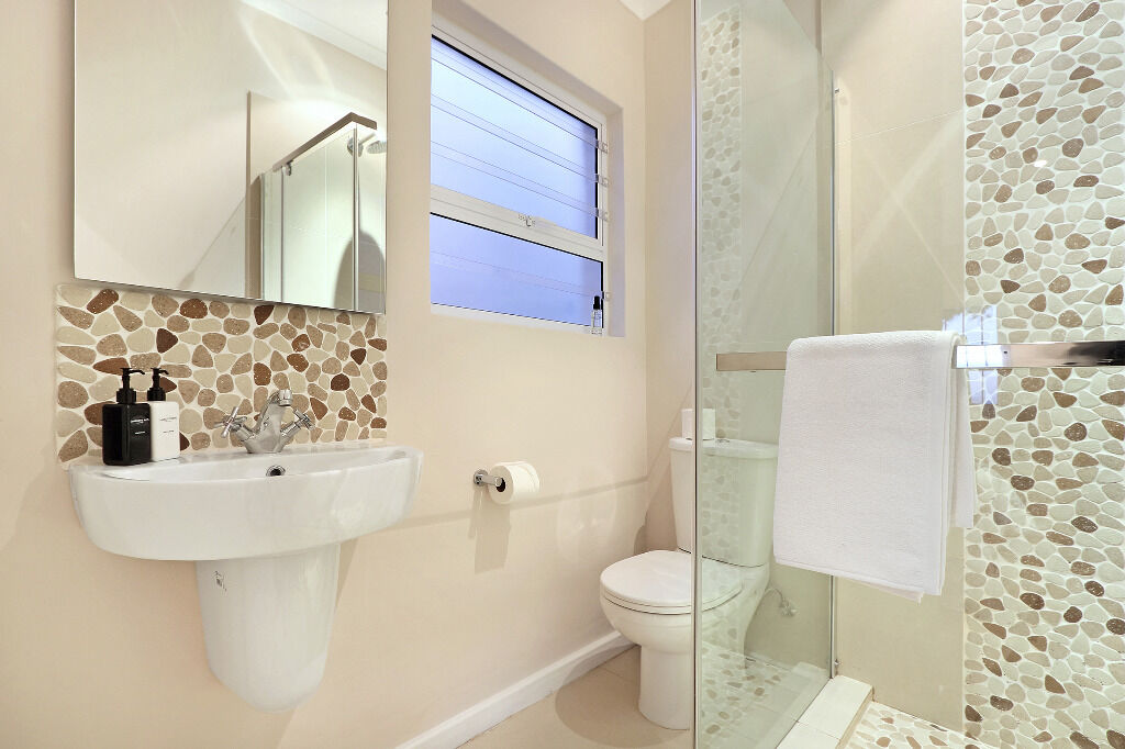 5 Bedroom Self-Catering Villa in Bakoven, photo 11