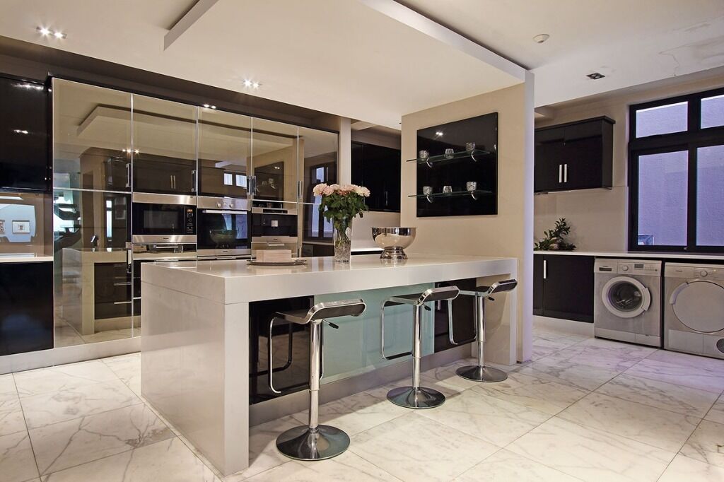 4 Bedroom Self-Catering Villa in Bakoven, photo 7