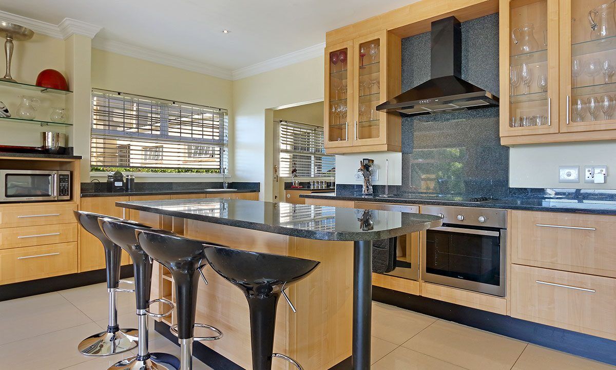 6 Bedroom Self-Catering Villa in Camps Bay, photo 9