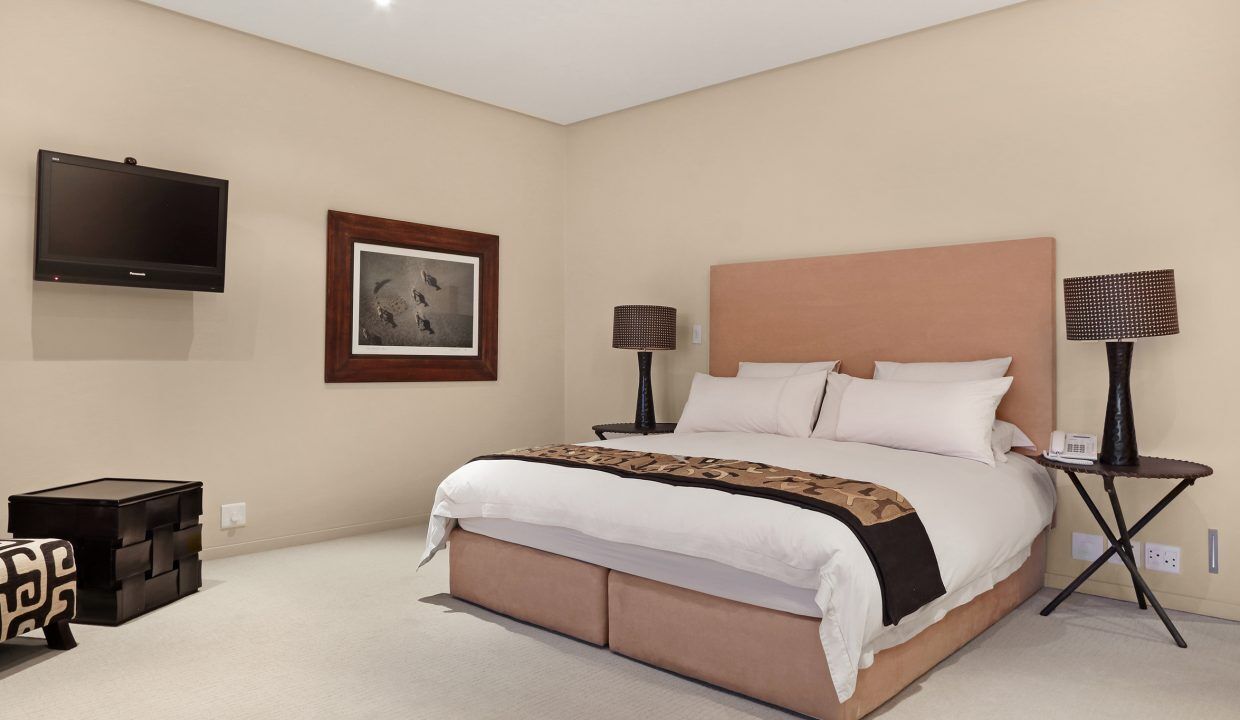 5 Bedroom Self-Catering Villa in Bantry Bay, photo 11