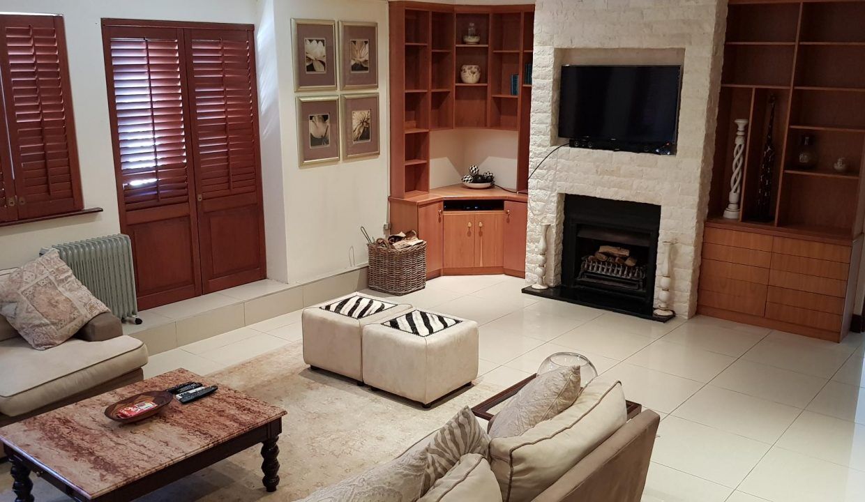 8 Bedroom Self-Catering Villa in Constantia, photo 3
