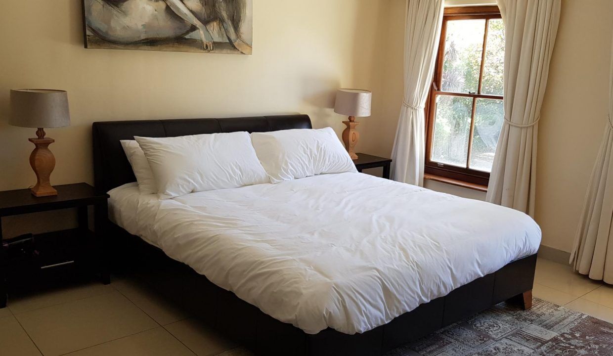 8 Bedroom Self-Catering Villa in Constantia, photo 5