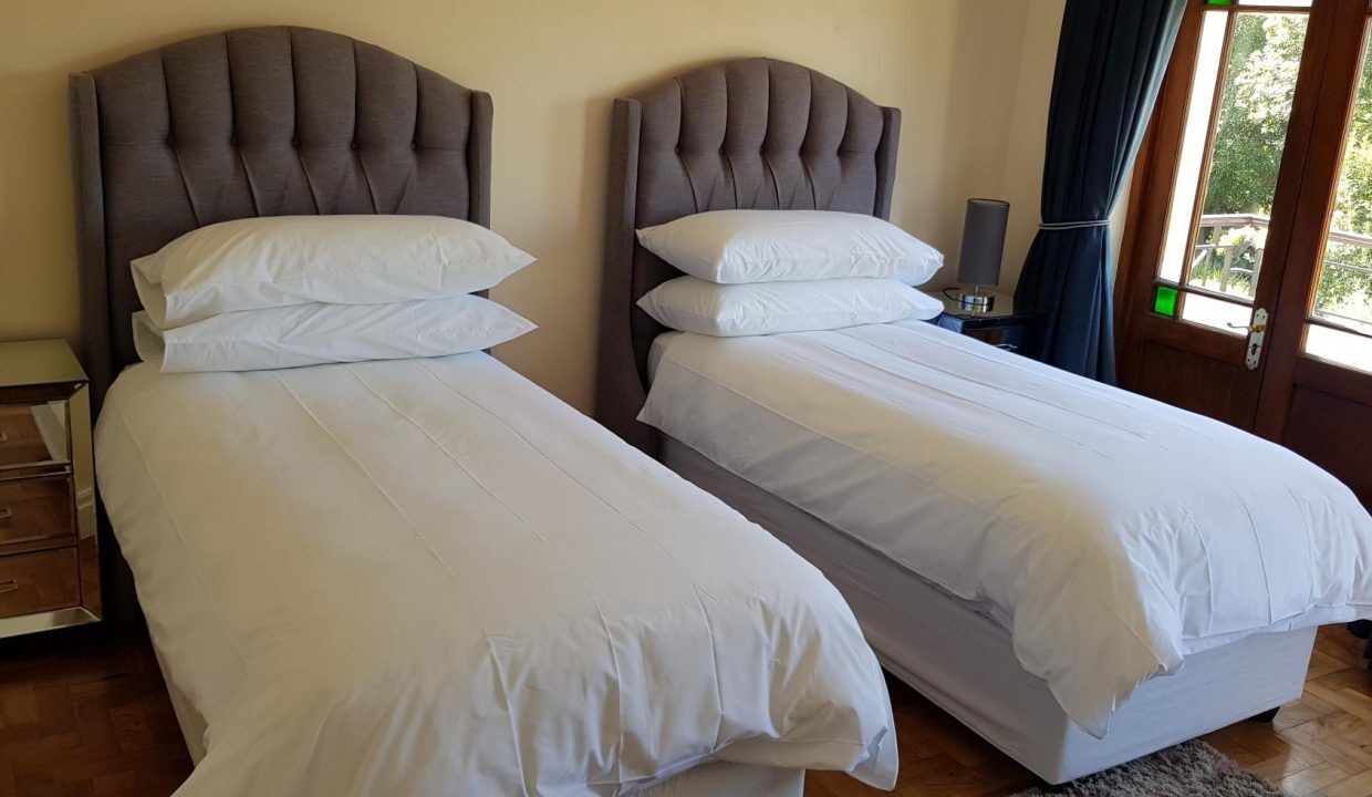 8 Bedroom Self-Catering Villa in Constantia, photo 6
