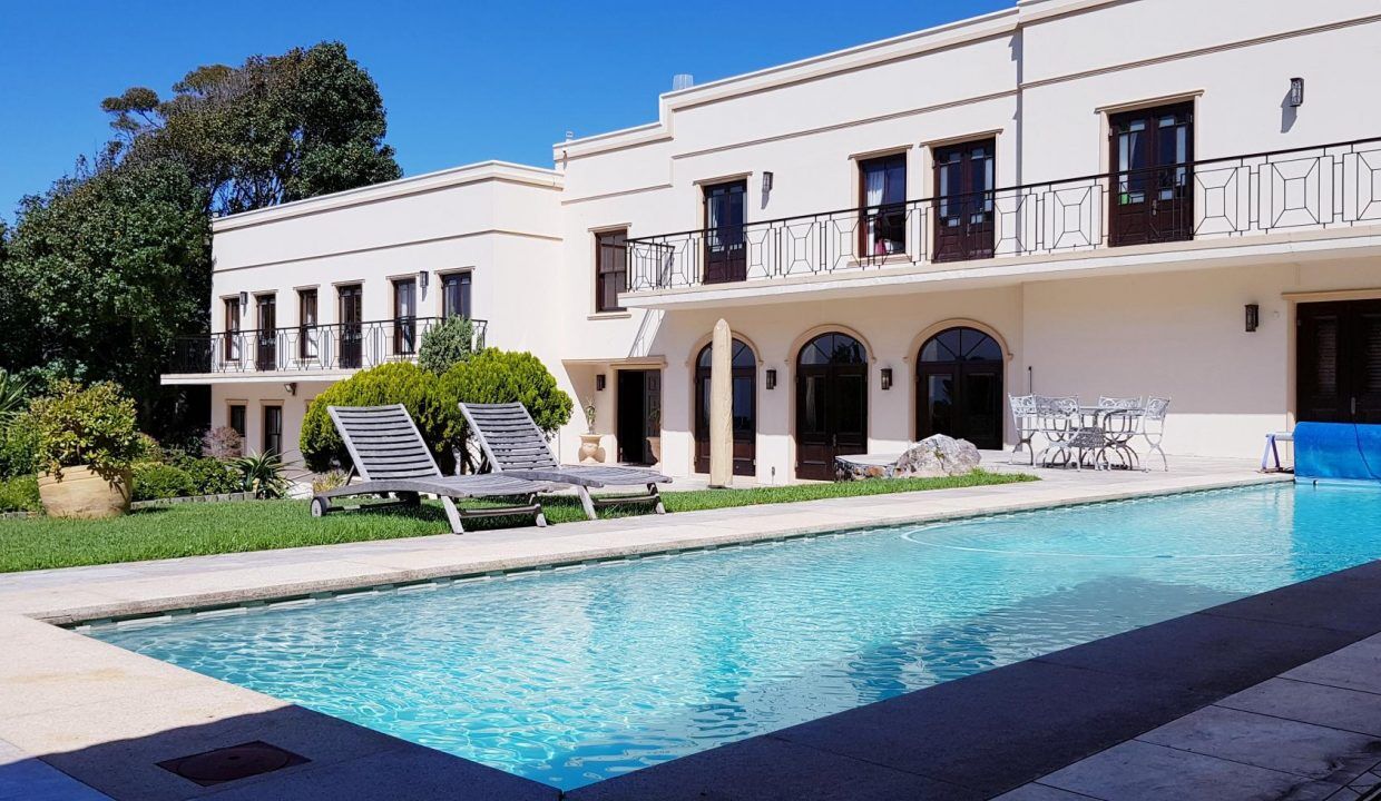 8 Bedroom Self-Catering Villa in Constantia, photo 9