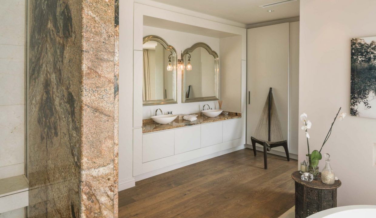 9 Bedroom Self-Catering Villa in Fresnaye, photo 10